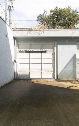 Casa de condomínio à venda com 55m², 2 quartos e 1 vaga Casa de condomínio à venda com 55m², 2 quartos e 1 vagaEntrada da Garagem