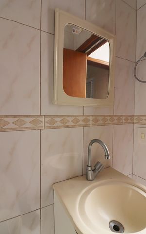 Casa de condomínio à venda com 642m², 4 quartos e 6 vagasBanheiro de serviço