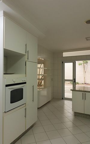 Casa de condomínio à venda com 642m², 4 quartos e 6 vagasCozinha