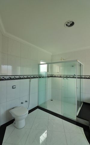 Casa de condomínio à venda com 642m², 4 quartos e 6 vagasSuíte 1 Banheiro