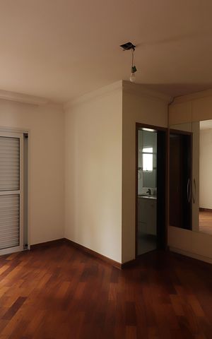 Casa de condomínio à venda com 642m², 4 quartos e 6 vagasSuíte 3