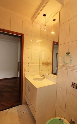 Casa de condomínio à venda com 642m², 4 quartos e 6 vagasSuíte 2 Banheiro
