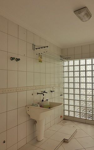 Casa de condomínio à venda com 642m², 4 quartos e 6 vagasÁrea de Serviço