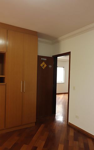 Casa de condomínio à venda com 642m², 4 quartos e 6 vagasSuíte 2