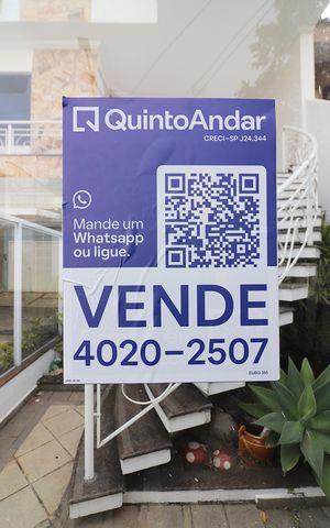 Casa de condomínio à venda com 642m², 4 quartos e 6 vagasPlaca