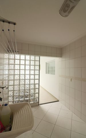 Casa de condomínio à venda com 642m², 4 quartos e 6 vagasÁrea de Serviço
