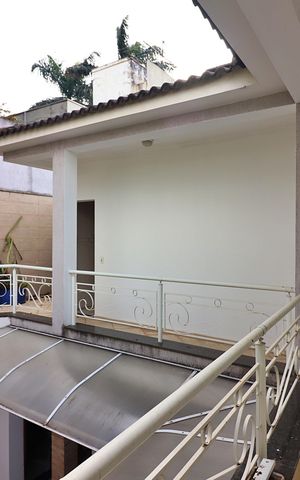 Casa de condomínio à venda com 642m², 4 quartos e 6 vagasSuíte 2 Sacada