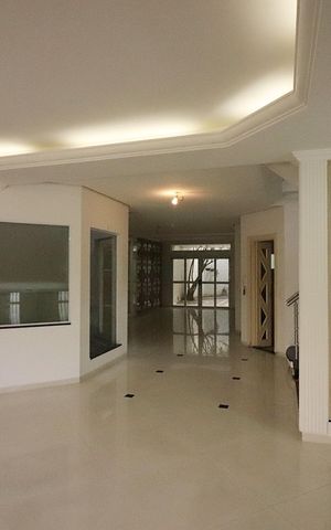 Casa de condomínio à venda com 642m², 4 quartos e 6 vagasSala 