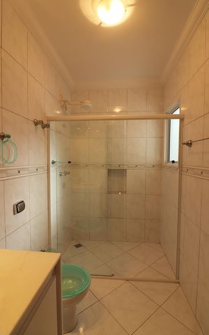 Casa de condomínio à venda com 642m², 4 quartos e 6 vagasSuíte 2 Banheiro