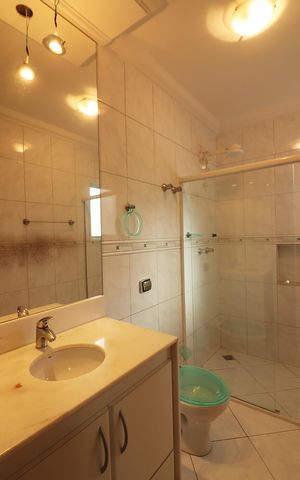 Casa de condomínio à venda com 642m², 4 quartos e 6 vagasSuíte 2 Banheiro