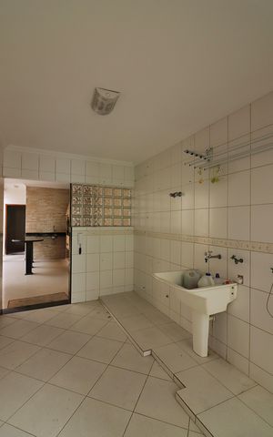 Casa de condomínio à venda com 642m², 4 quartos e 6 vagasÁrea de Serviço