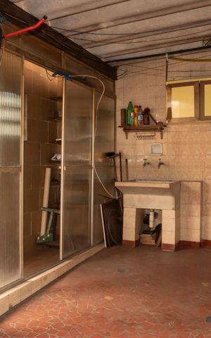 Casa à venda com 141m², 2 quartos e 1 vagaÁrea de Serviço