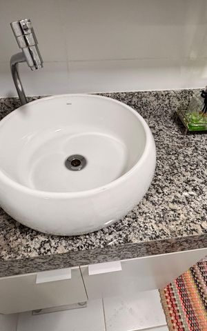 Apartamento à venda com 81m², 2 quartos e 1 vaga Apartamento à venda com 81m², 2 quartos e 1 vagaSuíte - Banheiro