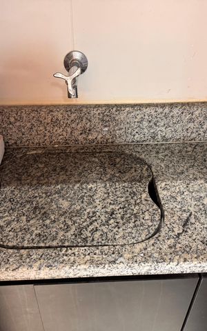 Apartamento à venda com 81m², 2 quartos e 1 vaga Apartamento à venda com 81m², 2 quartos e 1 vagaCozinha e Área de Serviço