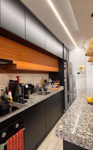 Apartamento à venda com 81m², 2 quartos e 1 vaga Apartamento à venda com 81m², 2 quartos e 1 vagaCozinha e Área de Serviço