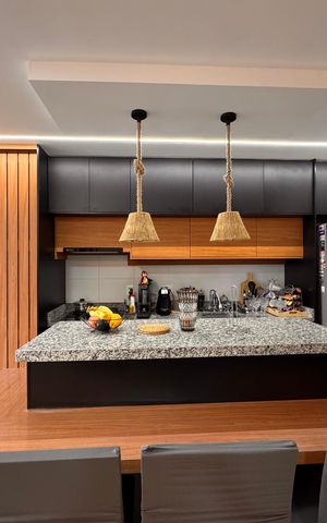 Apartamento à venda com 81m², 2 quartos e 1 vaga Apartamento à venda com 81m², 2 quartos e 1 vagaCozinha e Área de Serviço
