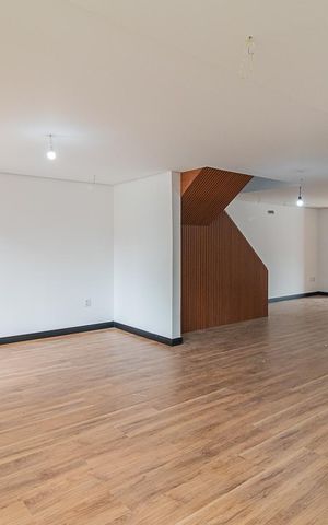 Casa à venda com 300m², 3 quartos e 2 vagasSala