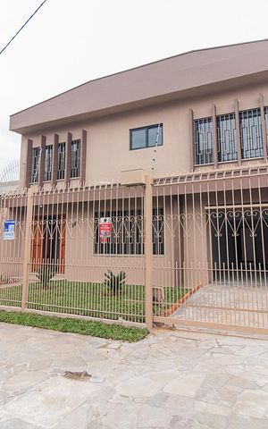 Casa à venda com 300m², 3 quartos e 2 vagasFachada
