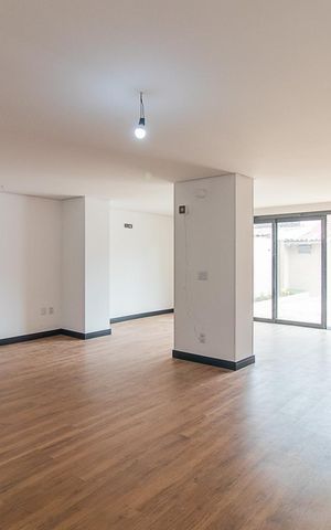 Casa à venda com 300m², 3 quartos e 2 vagasSala