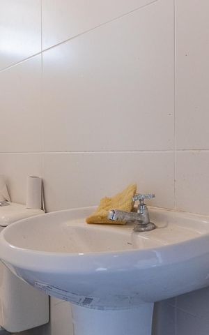 Casa à venda com 300m², 3 quartos e 2 vagasBanheiro de serviço