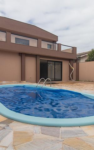 Casa à venda com 300m², 3 quartos e 2 vagasPiscina