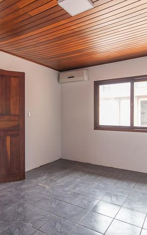 Casa à venda com 300m², 3 quartos e 2 vagasÁrea de Serviço