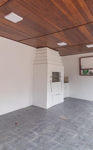 Casa à venda com 300m², 3 quartos e 2 vagasChurrasqueira