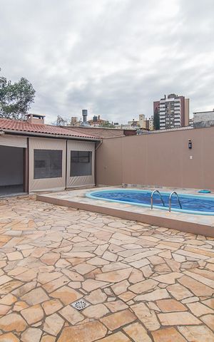 Casa à venda com 300m², 3 quartos e 2 vagasQuintal