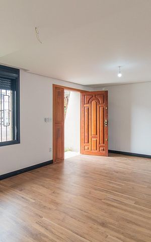 Casa à venda com 300m², 3 quartos e 2 vagasSala
