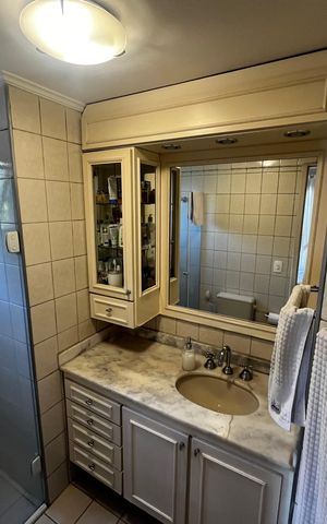 Apartamento à venda com 65m², 2 quartos e 2 vagasBanheiro da Suíte