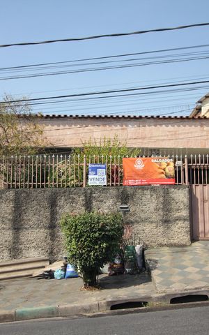 Casa à venda com 360m², 3 quartos e 3 vagasFachada / Plaquinha
