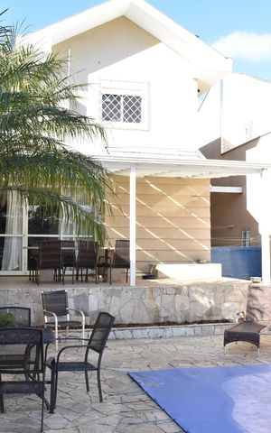 Casa para alugar com 420m², 4 quartos e 4 vagasÁrea externa