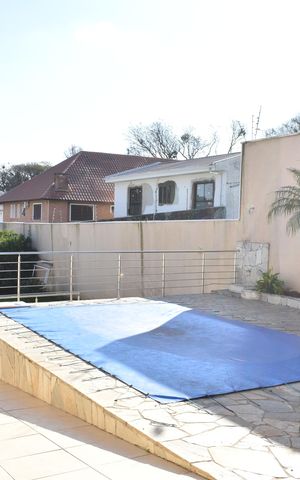Casa para alugar com 420m², 4 quartos e 4 vagasÁrea externa 