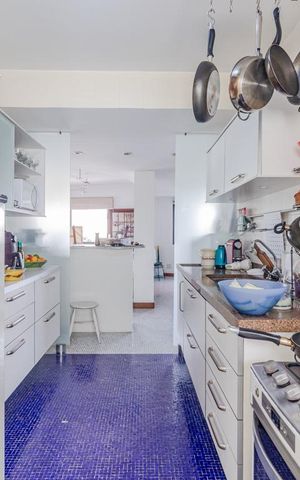 Apartamento à venda com 124m², 2 quartos e 3 vagasCozinha