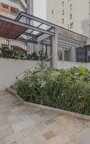 Apartamento à venda com 237m², 3 quartos e 3 vagasFachada