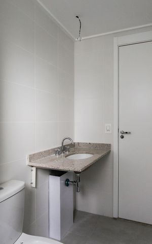 Apartamento à venda com 85m², 2 quartos e 2 vagas Apartamento à venda com 85m², 2 quartos e 2 vagasBanheiro da Suíte 1