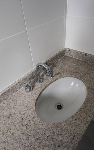 Apartamento à venda com 85m², 2 quartos e 2 vagas Apartamento à venda com 85m², 2 quartos e 2 vagasBanheiro da Suíte 1