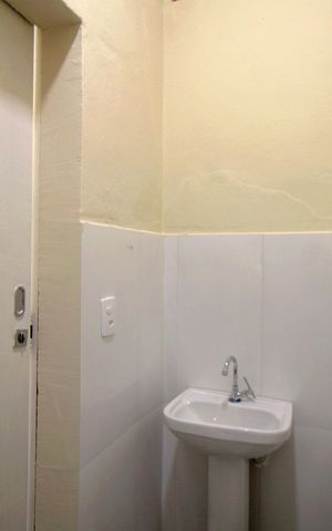 Apartamento para alugar com 64m², 2 quartos e sem vagaBanheiro