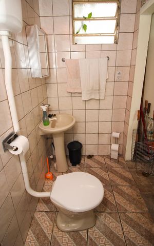 Casa à venda com 70m², 2 quartos e 1 vaga Casa à venda com 70m², 2 quartos e 1 vagaBanheiro de serviço