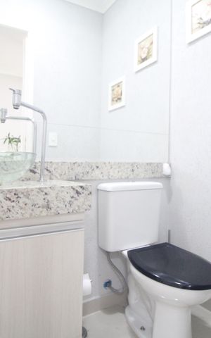 Casa de condomínio à venda com 116m², 3 quartos e 2 vagasLavabo