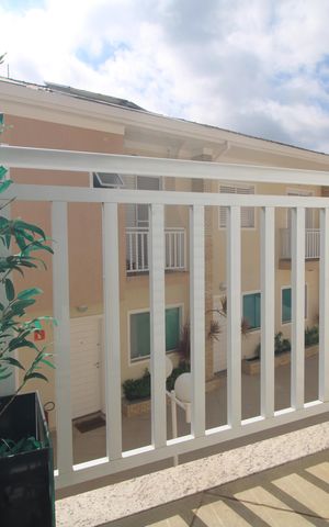 Casa de condomínio à venda com 116m², 3 quartos e 2 vagasSacada da suíte
