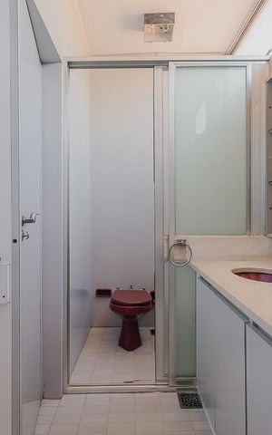 Casa à venda com 570m², 4 quartos e 5 vagasBanheiro