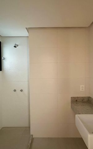 Apartamento à venda com 151m², 4 quartos e 2 vagas Apartamento à venda com 151m², 4 quartos e 2 vagasBanheiro da Suíte