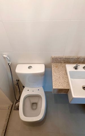 Apartamento à venda com 151m², 4 quartos e 2 vagas Apartamento à venda com 151m², 4 quartos e 2 vagasBanheiro