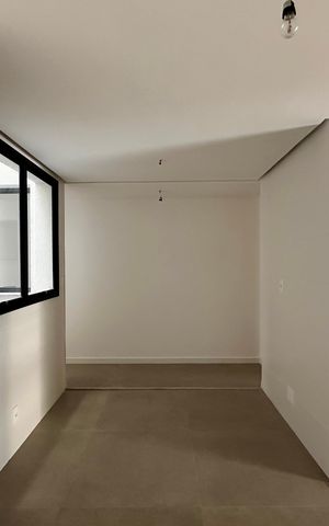 Apartamento à venda com 151m², 4 quartos e 2 vagas Apartamento à venda com 151m², 4 quartos e 2 vagasCozinha e Área de Serviço