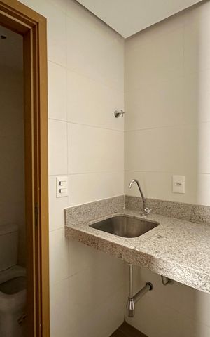 Apartamento à venda com 151m², 4 quartos e 2 vagas Apartamento à venda com 151m², 4 quartos e 2 vagasCozinha e Área de Serviço