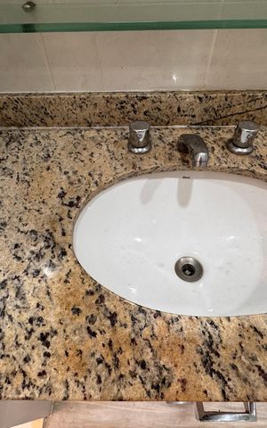 Apartamento para alugar com 167m², 4 quartos e 3 vagasBanheiro Social
