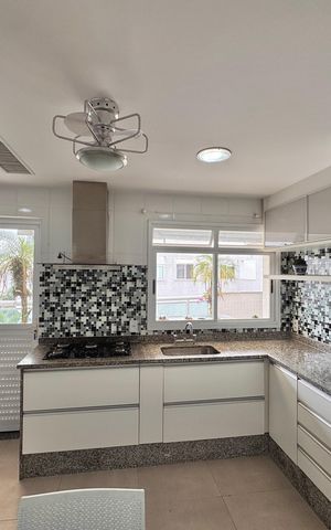 Apartamento para alugar com 167m², 4 quartos e 3 vagasCozinha