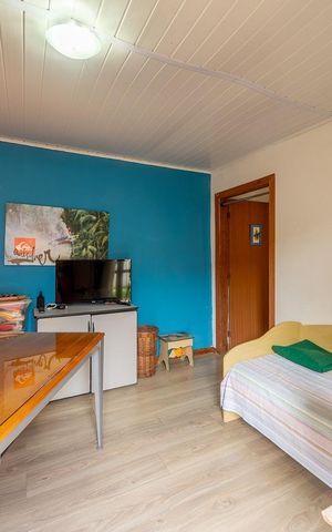 Casa à venda com 280m², 4 quartos e 5 vagas Casa à venda com 280m², 4 quartos e 5 vagasQuarto