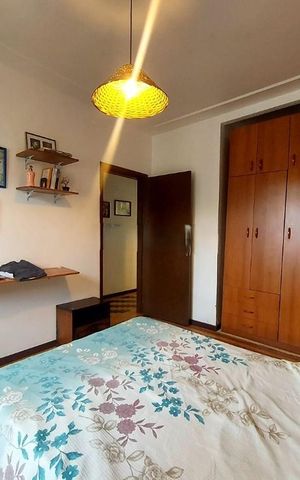 Casa à venda com 280m², 4 quartos e 5 vagas Casa à venda com 280m², 4 quartos e 5 vagasQuarto